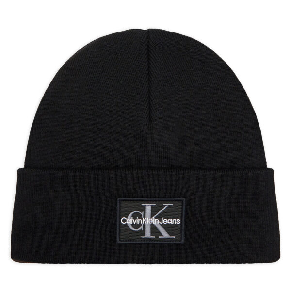 Žieminės kepurės vyrams, Kepurė Calvin Klein Jeans Mono Logo Patch Beanie K50K512148 Juoda